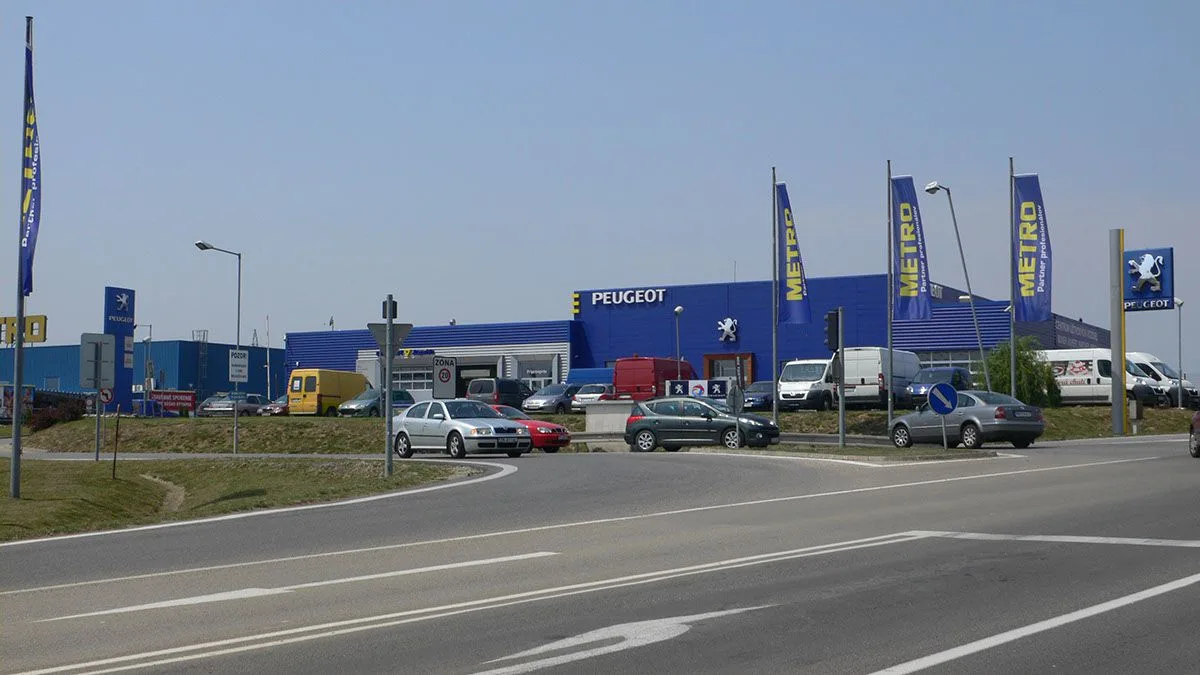 PEUGEOT